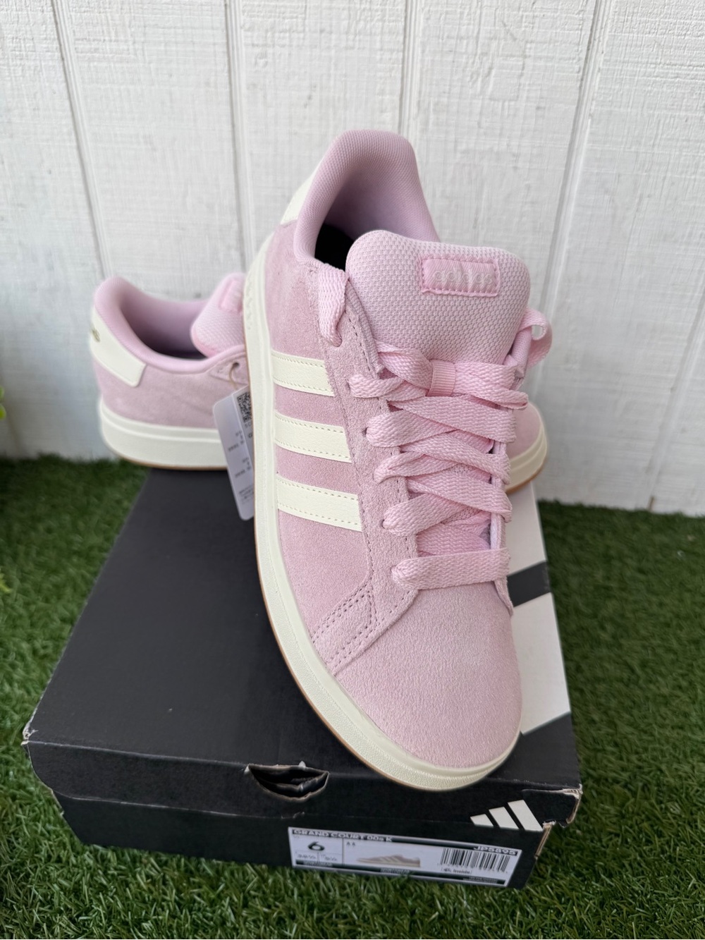 Adidas grand court 00’s Women’s Pink Suede Skate Sneakers size 7.5 youth 6 - Picture 3 of 10
